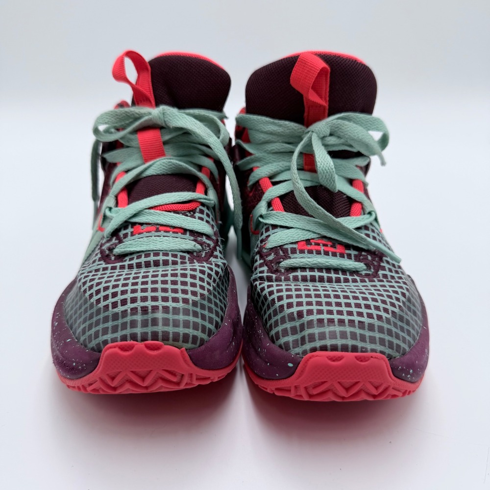 Nike LeBron Witness 7 GS Dark Beetroot Crimson FB8976-600 Size 4Y Womens 5.5 - Picture 2 of 10